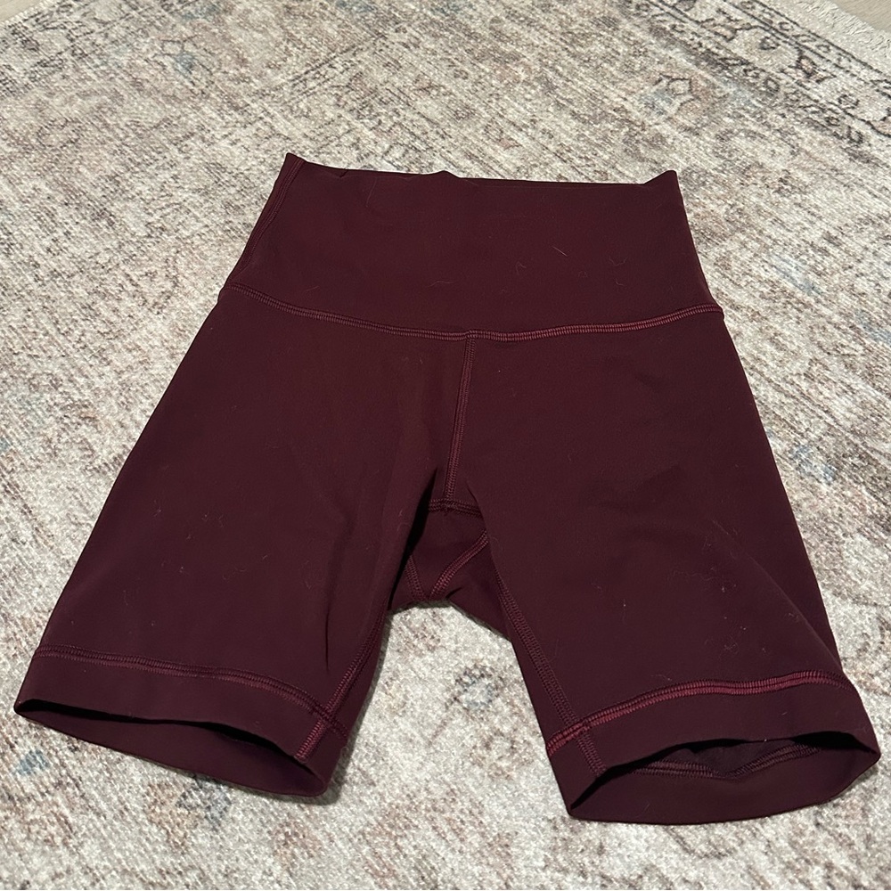 Burgundy Lululemon Wunder Train HR Short 6"